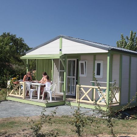 فندق Camping Des Rulieres Saint-Valérien الغرفة الصورة