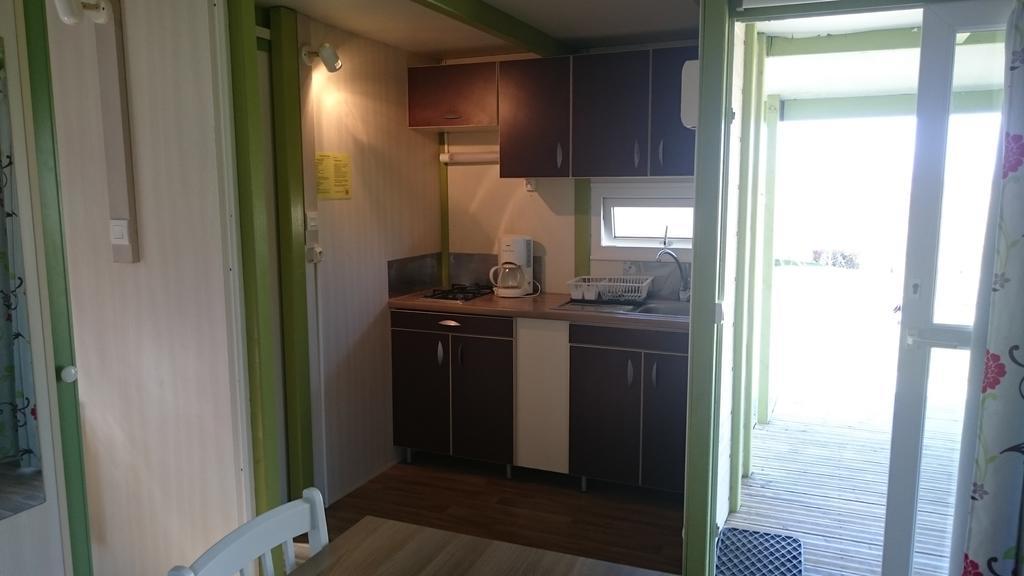 فندق Camping Des Rulieres Saint-Valérien المظهر الخارجي الصورة