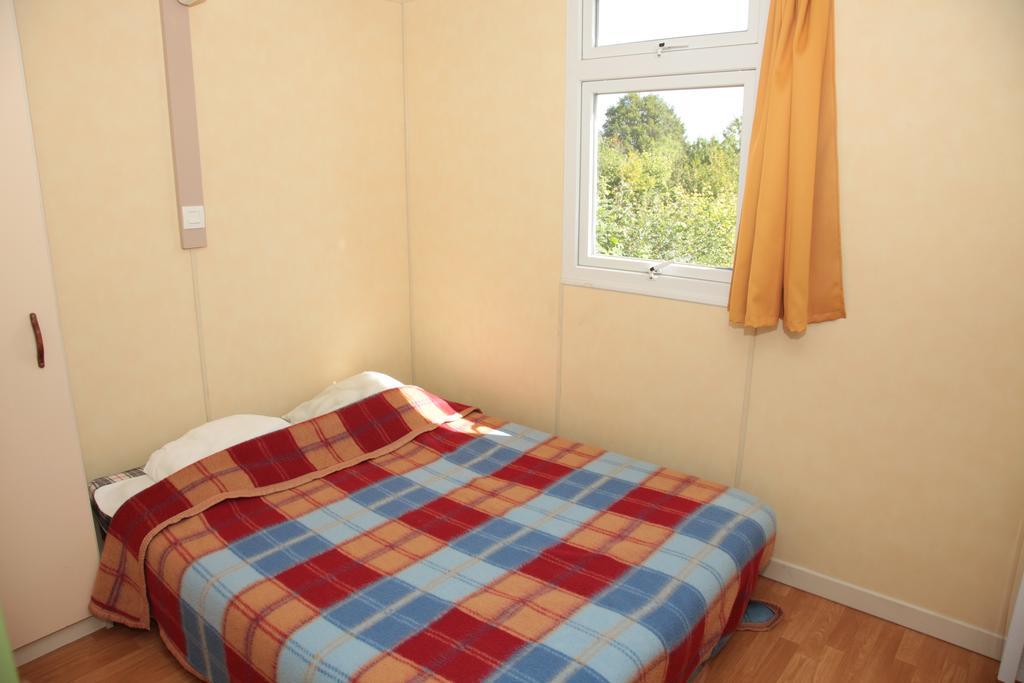 فندق Camping Des Rulieres Saint-Valérien المظهر الخارجي الصورة