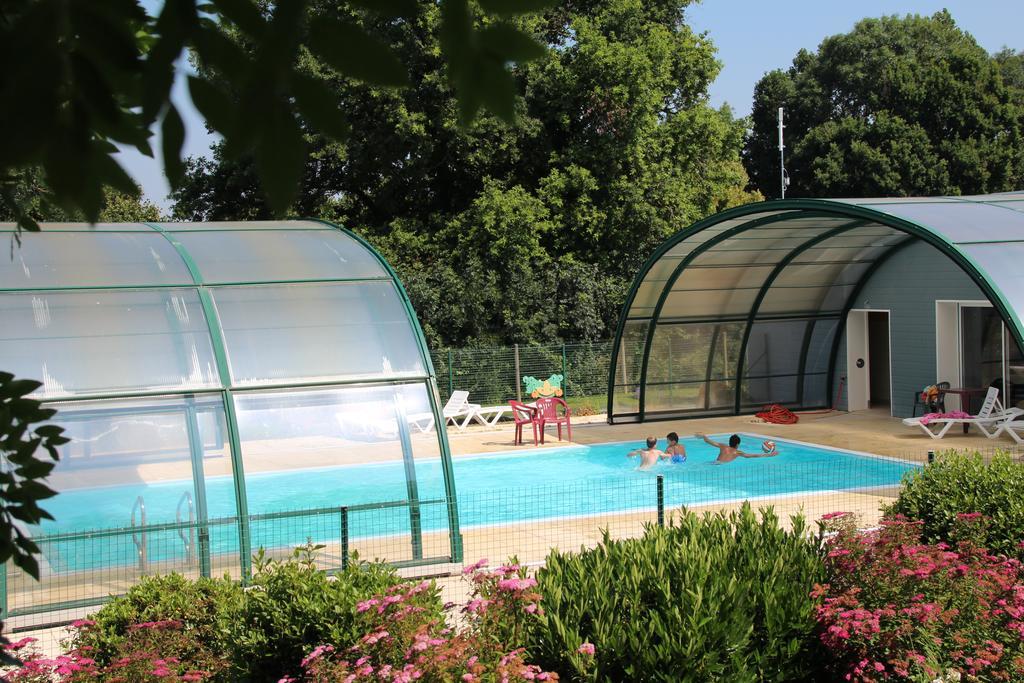 فندق Camping Des Rulieres Saint-Valérien المظهر الخارجي الصورة