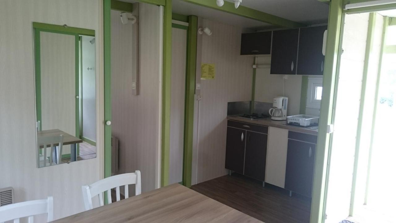 فندق Camping Des Rulieres Saint-Valérien المظهر الخارجي الصورة